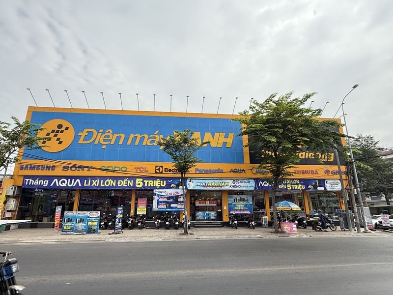 Siêu thị điện máy xanh tại Điện máy Xanh C5/13B Phạm Hùng , Ấp 4, Xã Bình Hưng, Thành phố Hồ Chí Minh, Việt Nam